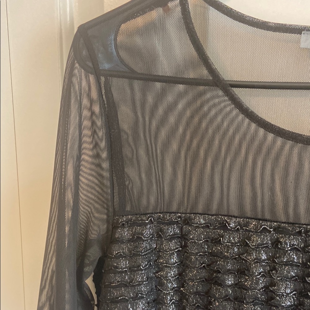 Black Graphic Boxy 3/4 Sleeve Blouse by New York Collection - Picture 4 of 6